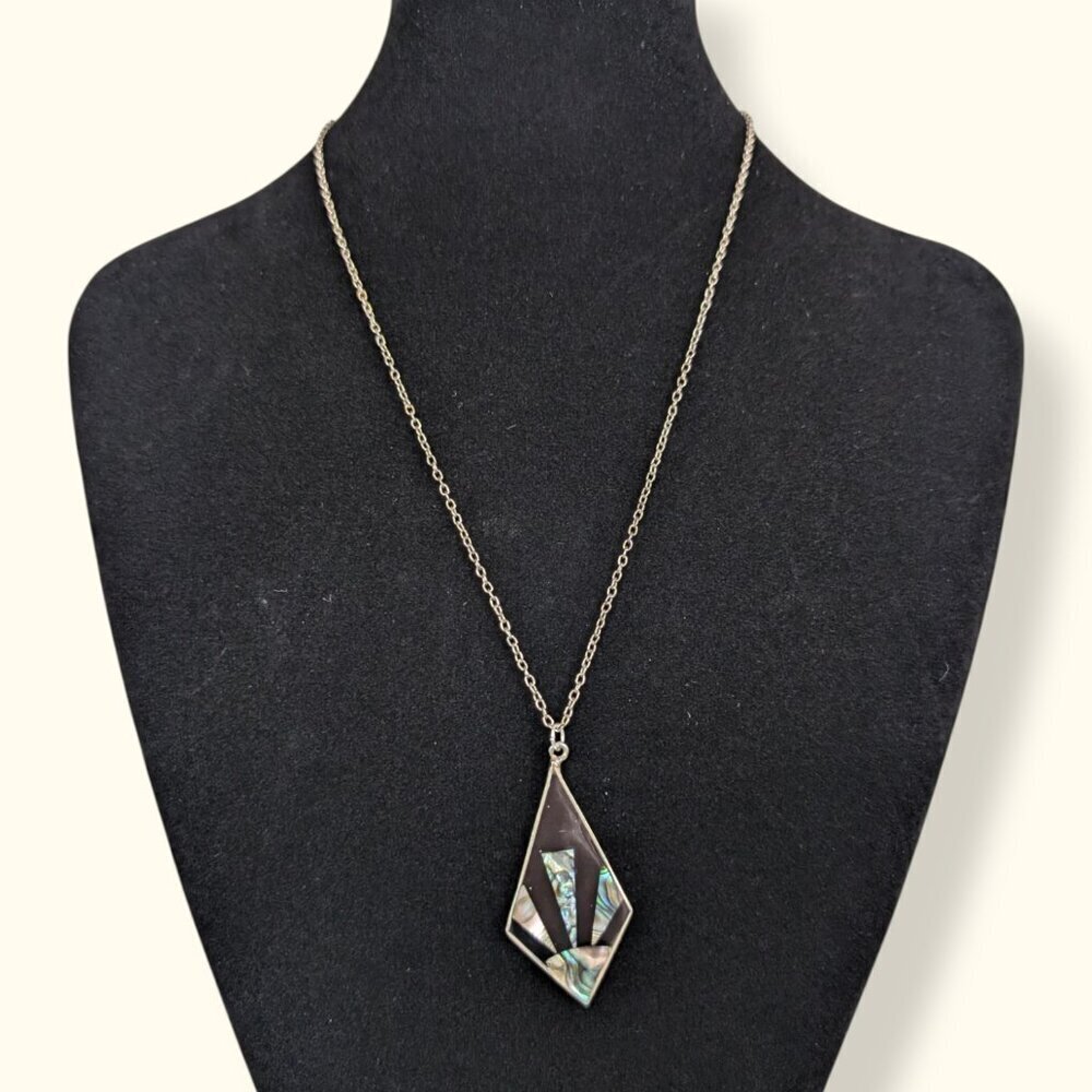 V. Sun Ray Mother of Pearl Pendant